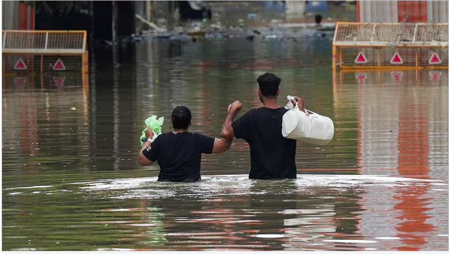 🌊 Loss of Life vs Economic Loss in Major Floods (2019–2025)