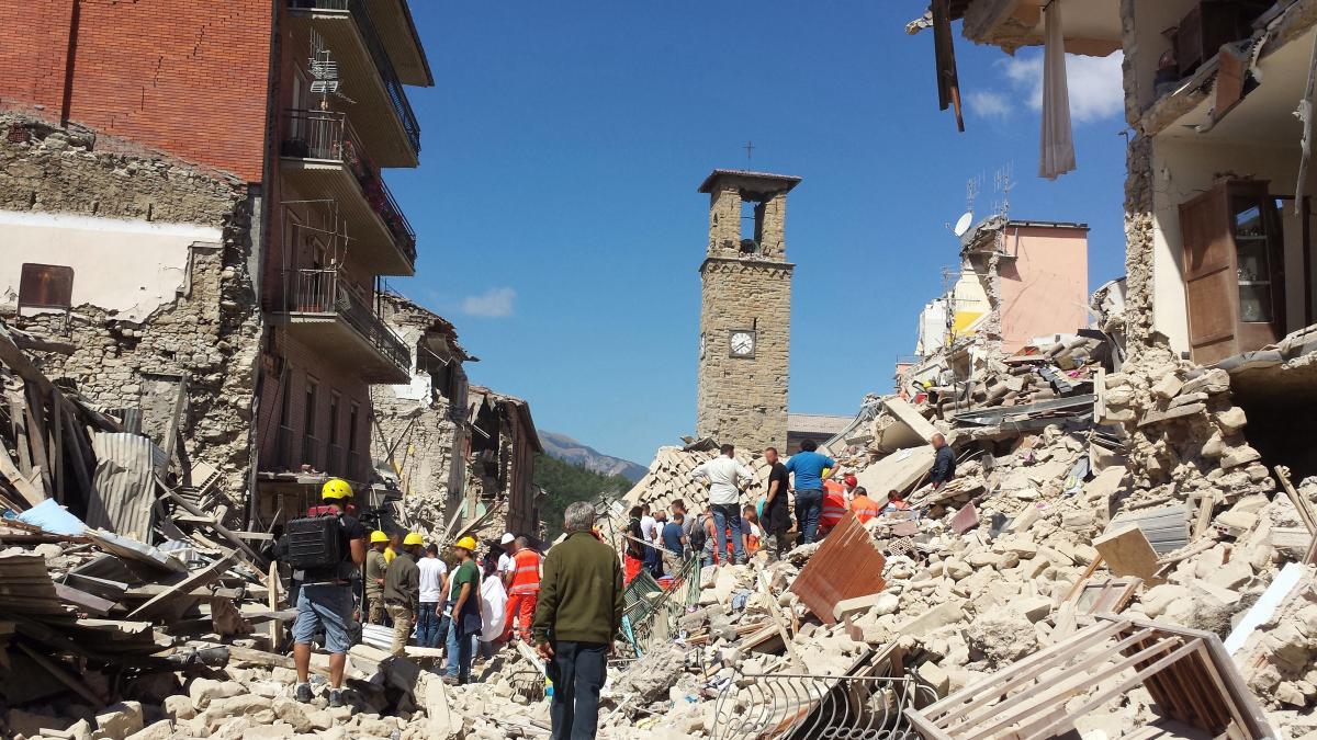 🌍 HowToSurvive Earthquake?