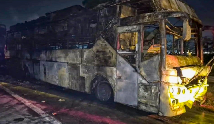 Greater Noida sleeper-bus fire: nine reported dead on the Yamuna Expressway